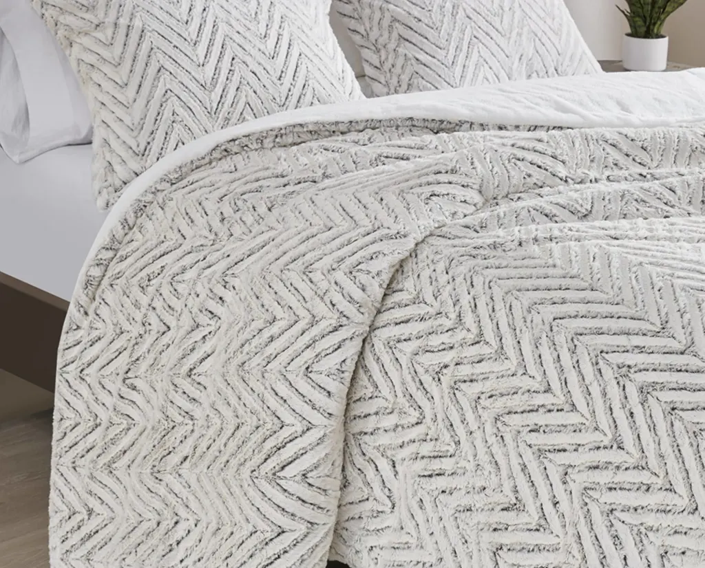AdelynUltraPlushDownAlternativeComforterSetRoomPLPJan202501