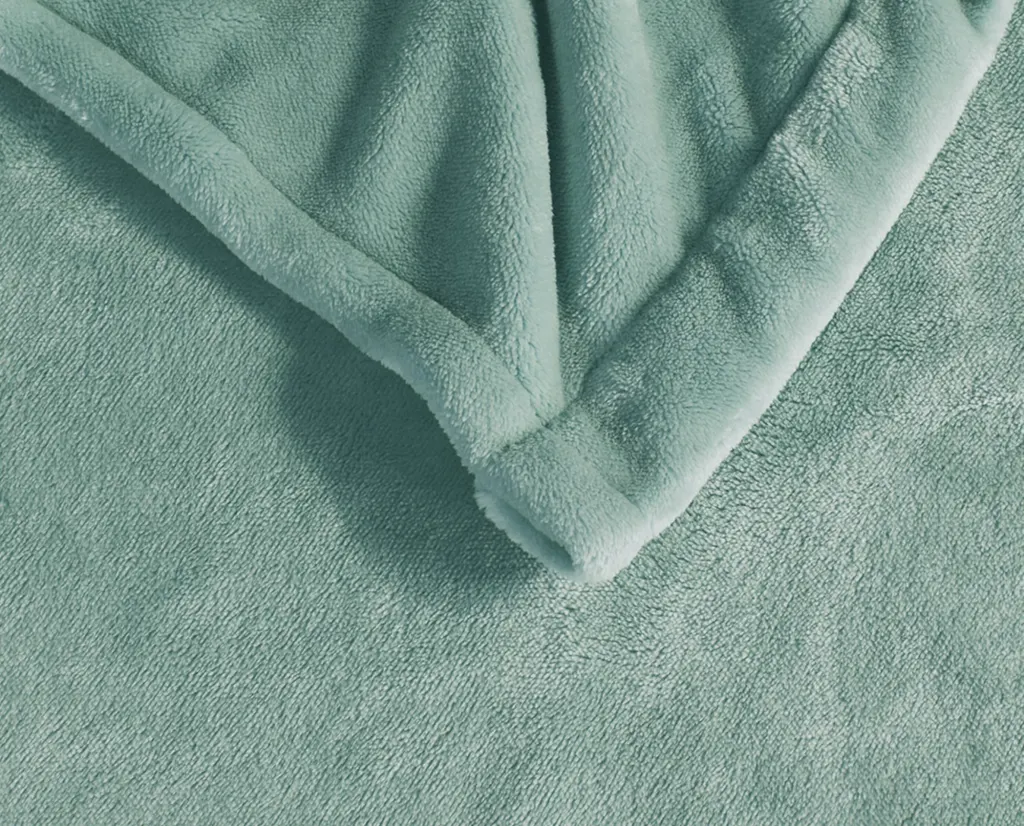 HeatedPlushBlanketAquaDetailPLPAltJuly202501