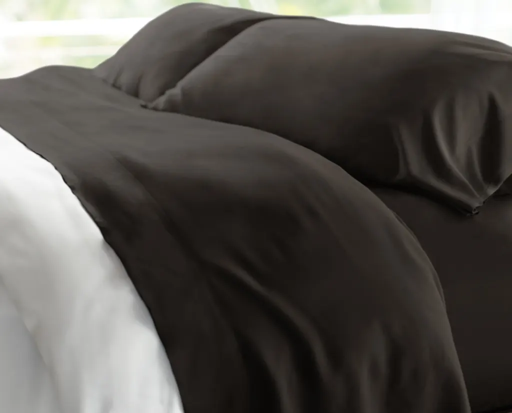 RetreatSheetsBlackSandDetailPLPAltApr202601